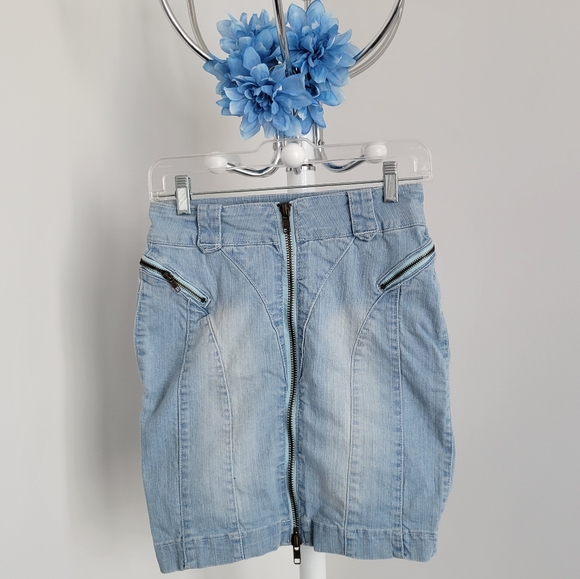 URBAN BEHAVIOUR // Denim Skirt - Picture 1 of 3